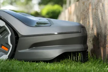 AM305E NERA   határolóhuzal nélküli robotfűnyíró 3.Kép