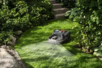 AM308V   Határolóhuzal nélküli robotfűnyíró 3.Kép